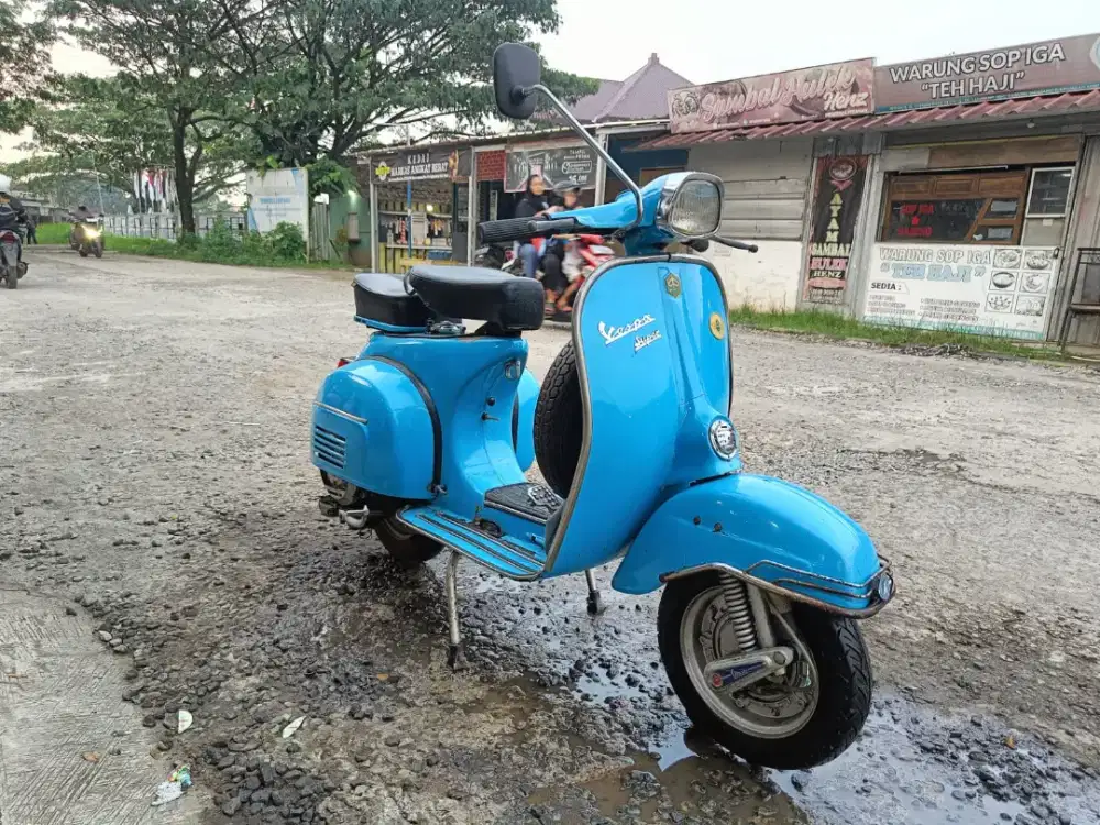 Vespa / Super 4 Speed 150 CC thn 1975 cw biru mesin bagus terawat baik