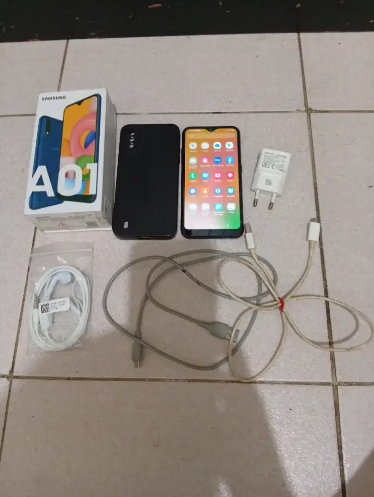 Samsung galaxy A 01 warna biru  2/16 GB