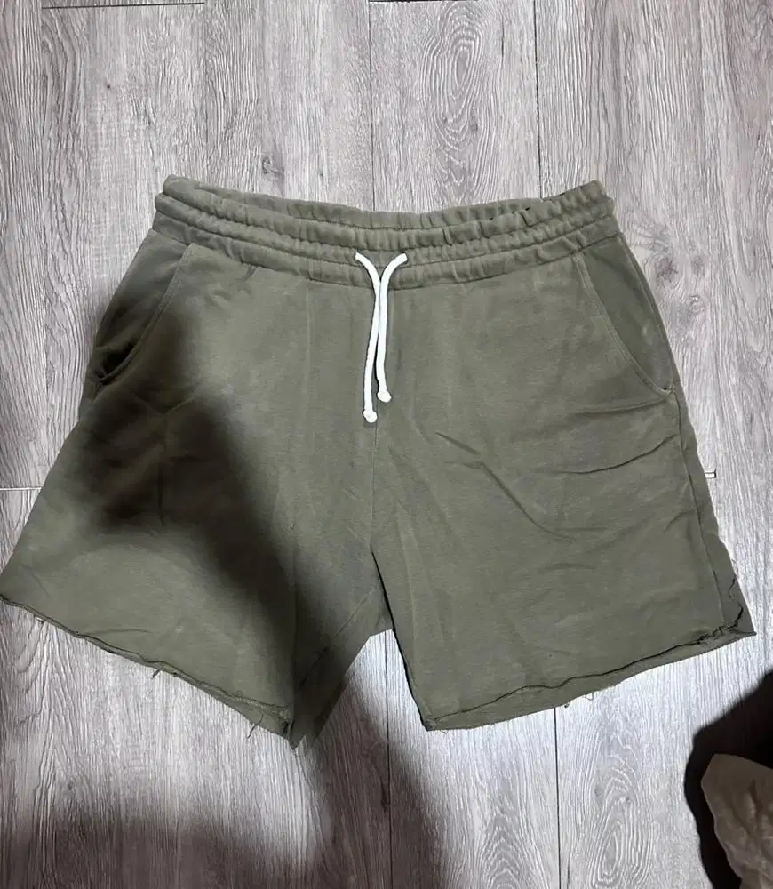 Celana Pendek Sweatpants Men H&M Size M fit Size 34