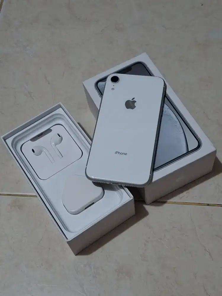 Di jual cepat Iphone XR 64GB white mulus
