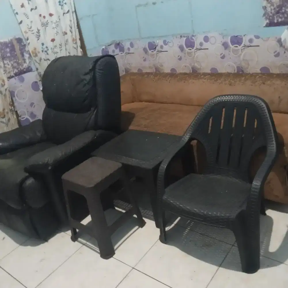 Kursi, meja, sofa