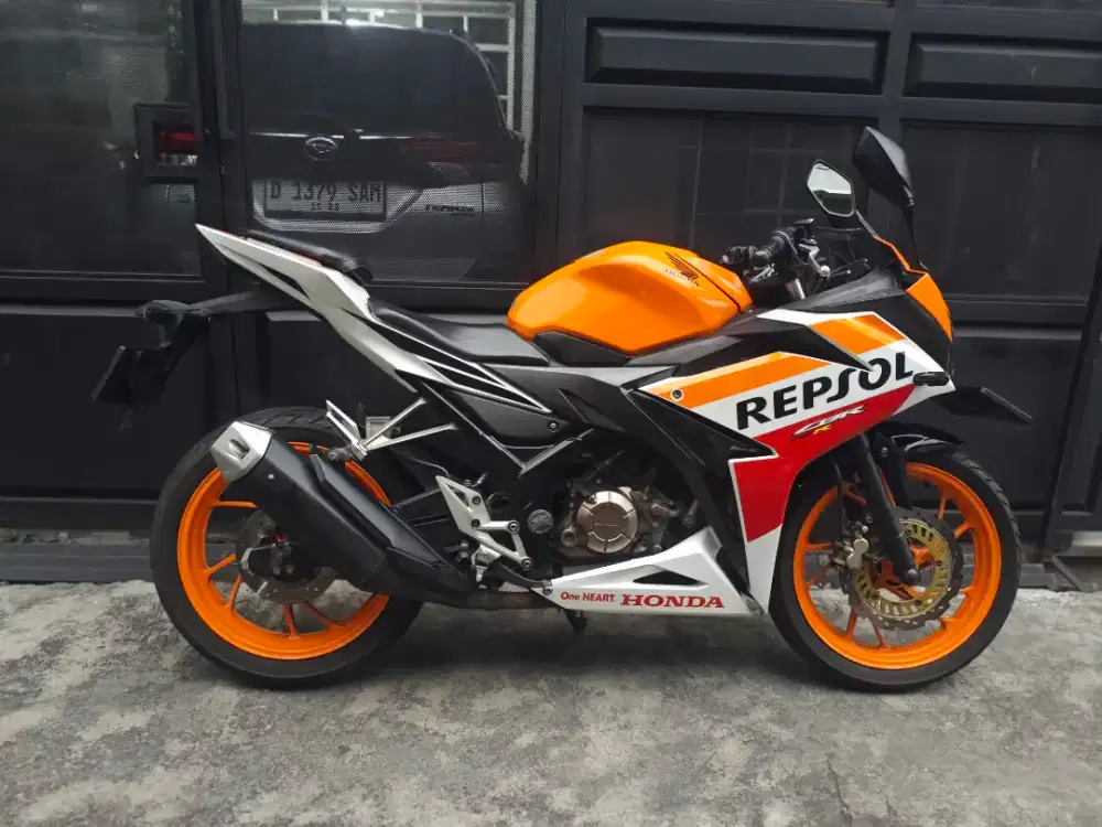 Honda CBR 150 R Repsol LED 2016 150R