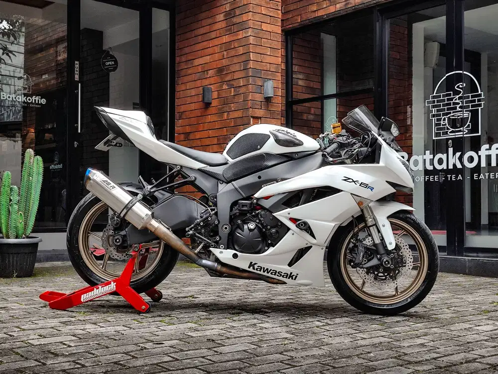 Kawasaki ZX6R 2011 Putih Langka FP Istimewa TT FULL MODIF