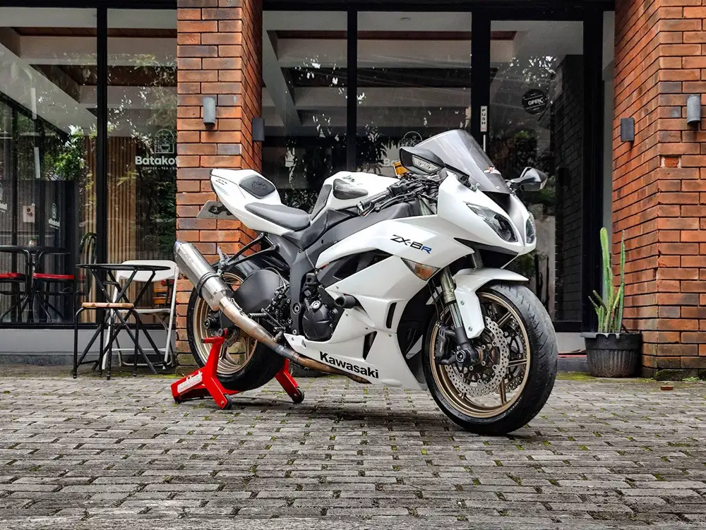 Kawasaki ZX6R 2011 Putih Langka FP Istimewa TT FULL MODIF