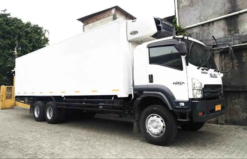 MULUS+banbaru MURAH isuzu giga tronton 6x2 FVM Box frozen 2024 reefer