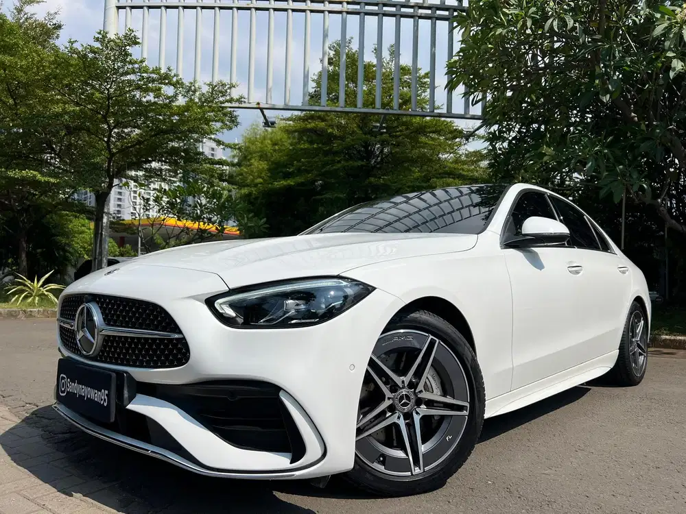 KM.15.000 C300 C 300 AMG 2023/2022 WHITE PANORAMIC MODEL BARU TDP75JT