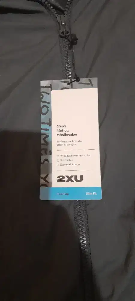Dijual jaket merk 2xu kondisi baru