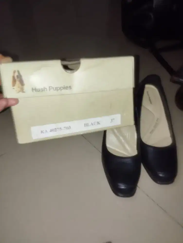 Flat shoes hush puppies