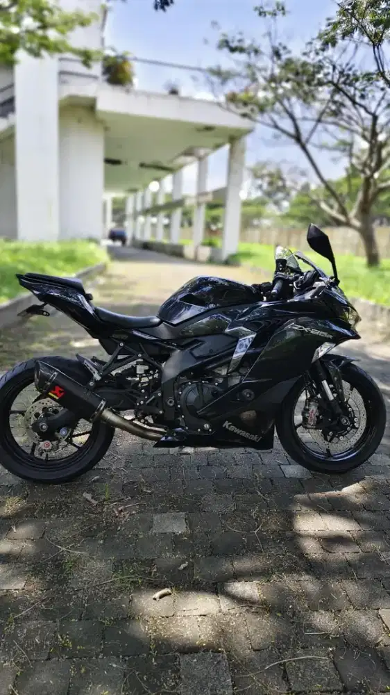 Zx25R 2020 odo 800 Like new Branded