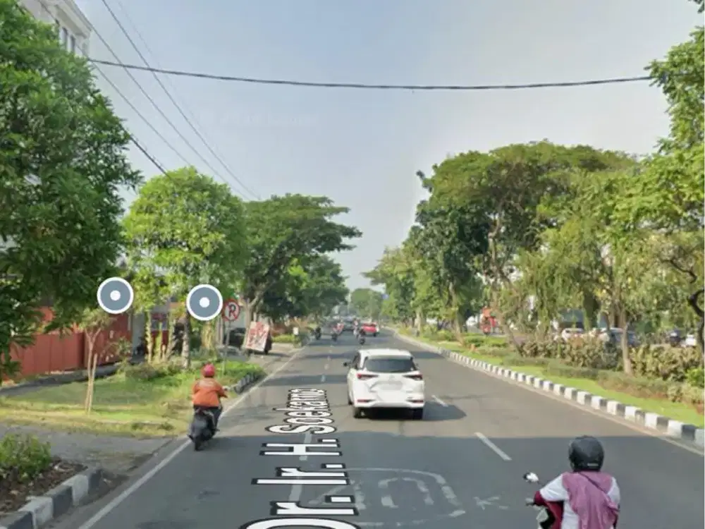 Tanah Raya merr  depan bank jatim merr sebelum mie gacoan merr ir soekarno