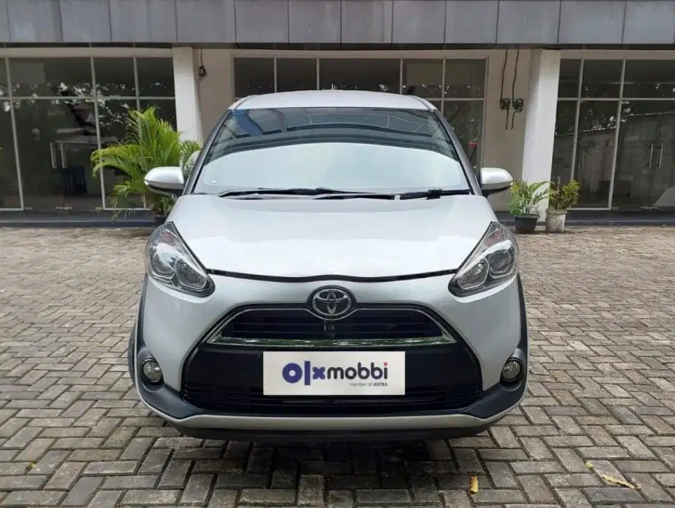 TDP 8,JT, Toyota Sienta 1.5 V Bensin-AT Silver 2016