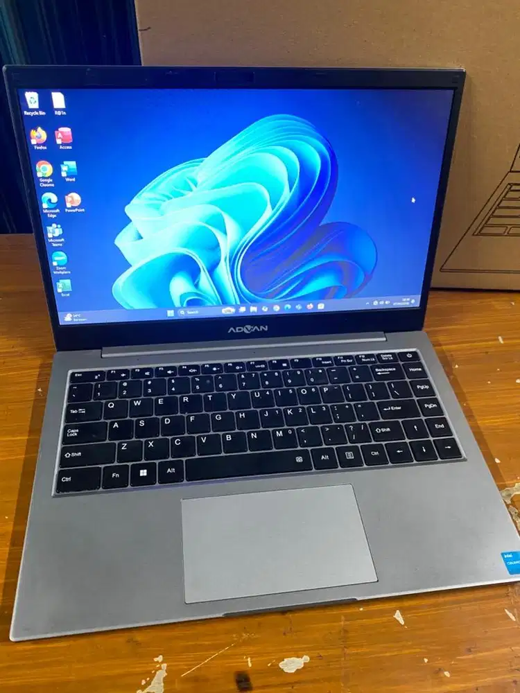laptop advan solmate 14