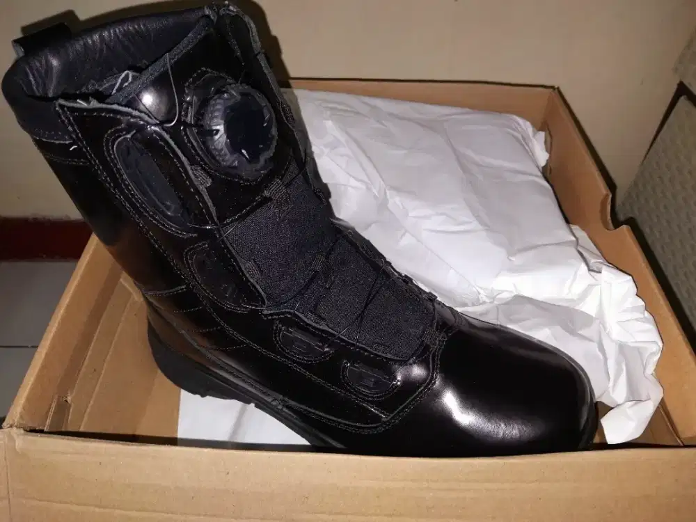 Sepatu dinas lapangan polri baru