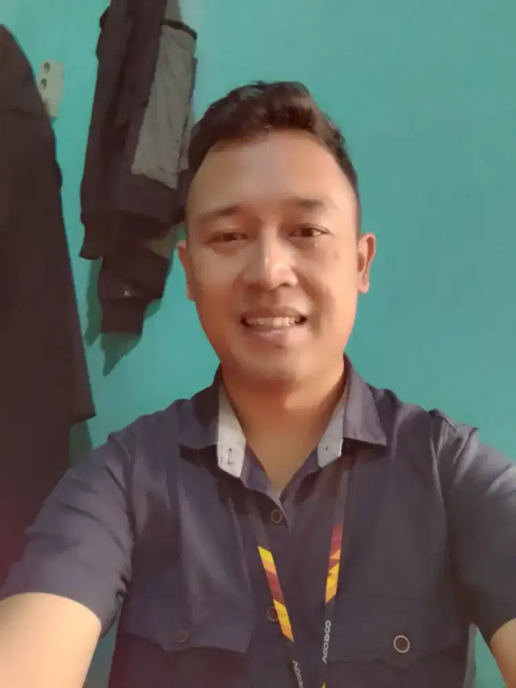 Mencari pekerjaan , jdi tukang poles mobil dan lain2