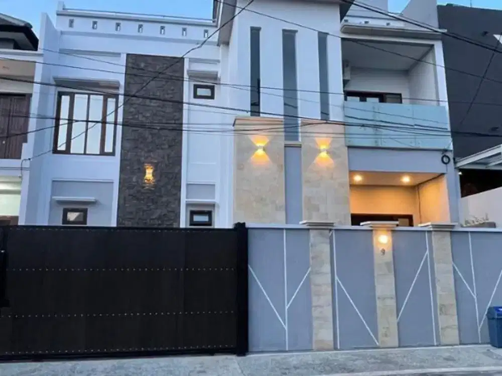 RUMAH STRATEGIS DI CIUNG WANARA RENON DENPASAR, BALI