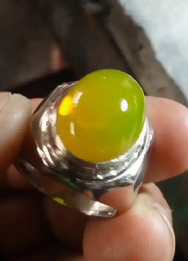 Batu fire oval yellow