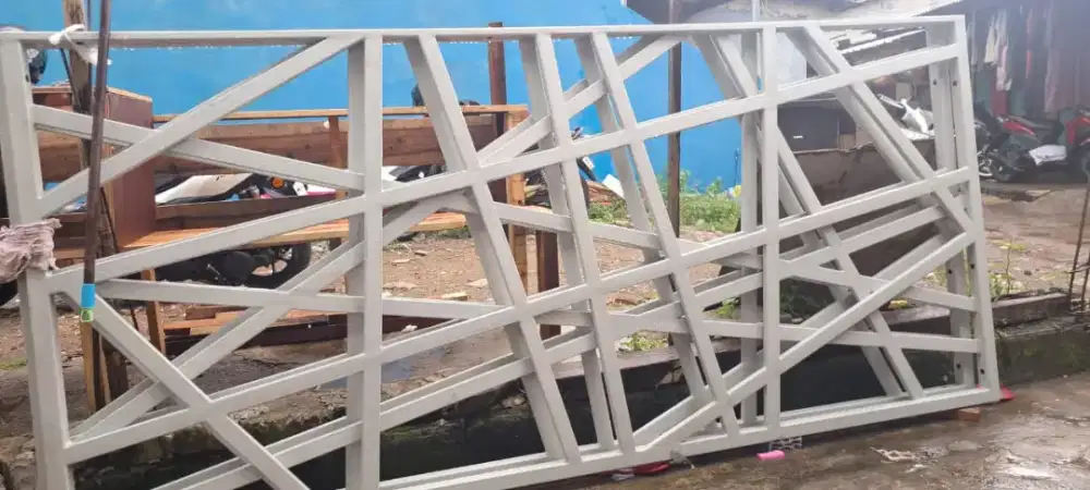 Tralis pagar bahan galpanis kokoh siap pasang