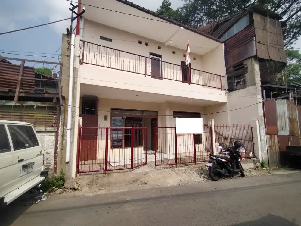JUAL RUMAH SIAP HUNI BAGUS DIPAKAI USAHA LOKASI CIBERUM BANDUNG