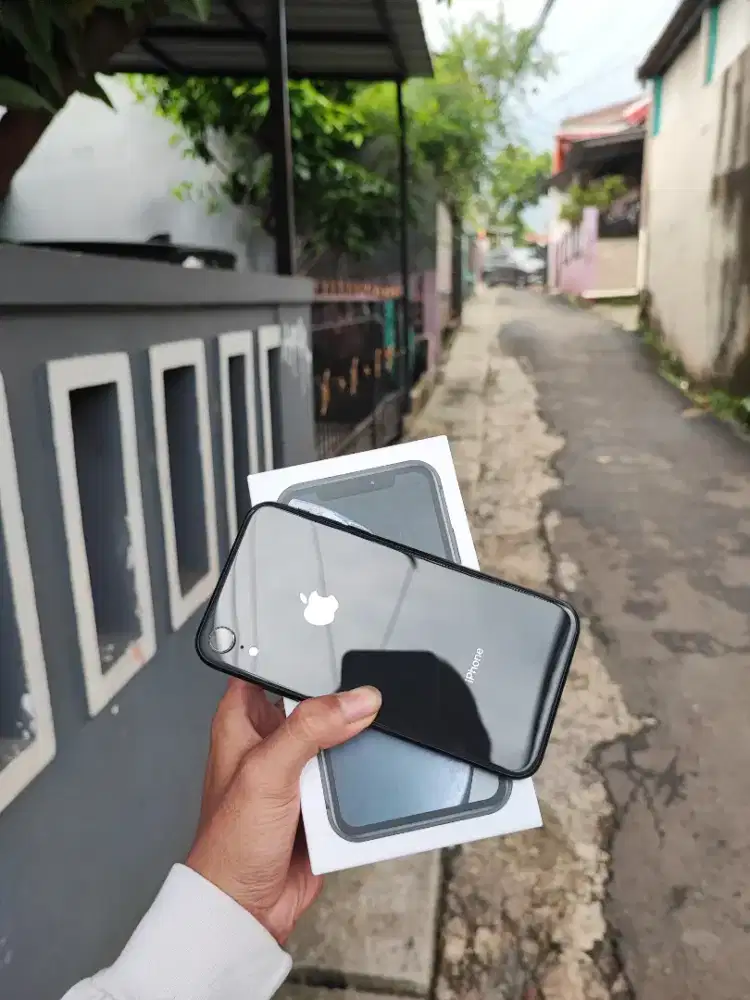 iPhone XR 64gb inter LL/A jual cepat