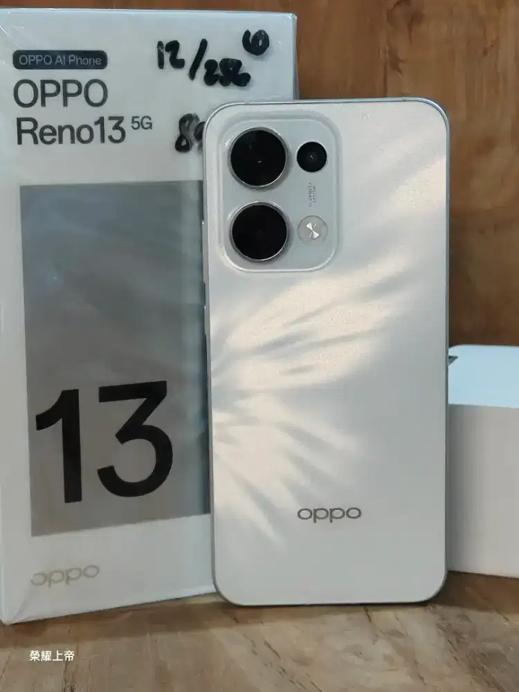 Oppo Reno 13 5g 12/256 bekas resmi