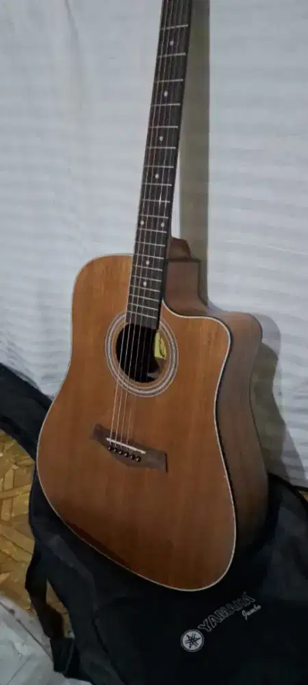 Gitar cowboy seri gwc 240 ns +sarung mulus nominus