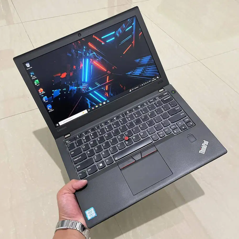 ThinkPad Core i7-7500U RAM 8GB / SSD 256GB. Laptop X270 MURAH !!!