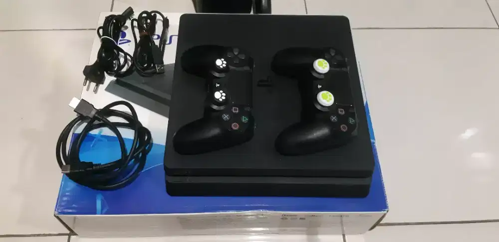 PS 4 Slim 1 Tb Mulus