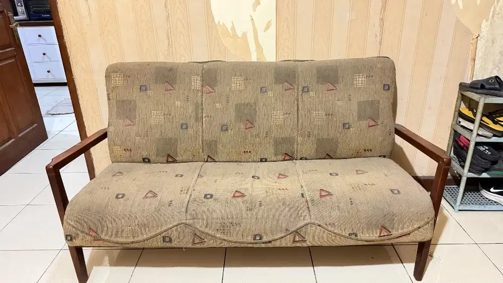 Kursi Ruang Tamu Satu Set