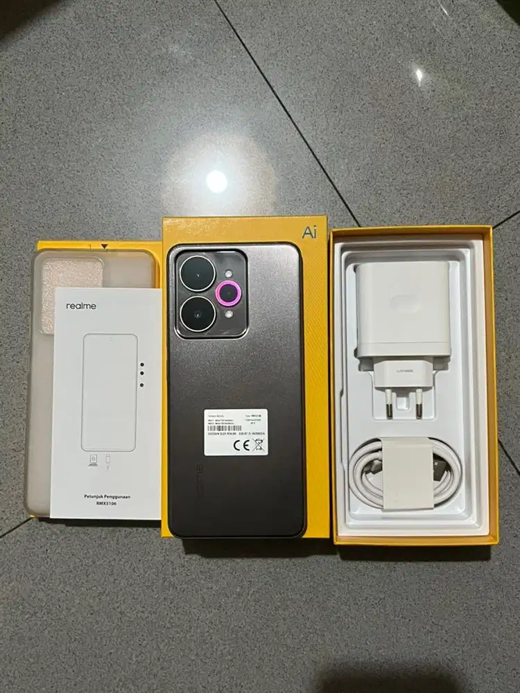 Realme 15 5G RAM 12/256GB Garansi 7 Bulan