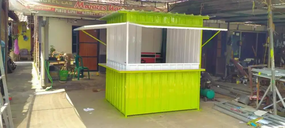 Booth container