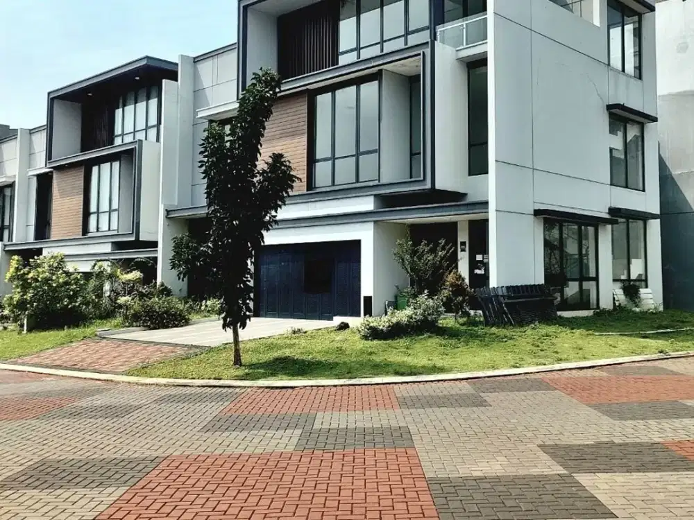 rumah exclusive bangunan baru posisi huk di kotawista cibubur