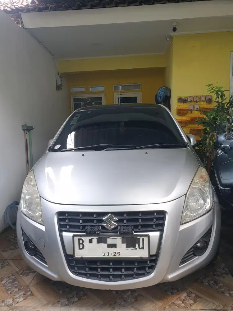 Suzuki Splash 2014 AT - Bensin