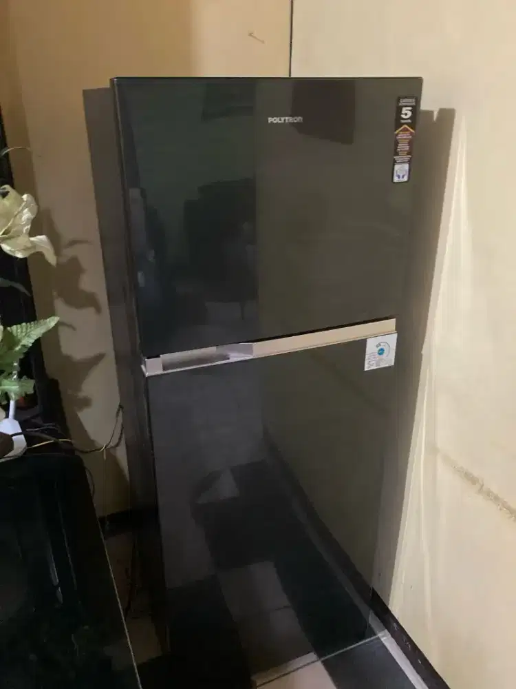 Kulkas Polytron 2 pintu