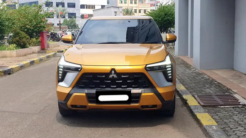 Km19rb mitsubishi xforce ultimate 2024 kuning pajak panjang
