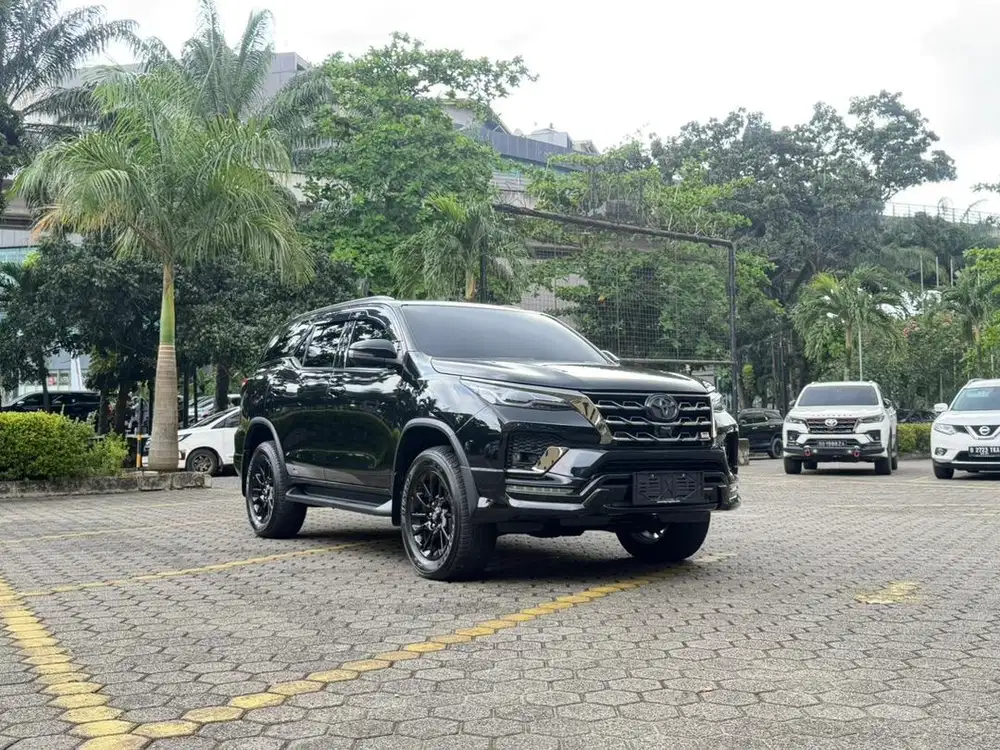 Fortuner GR Sport 2023 2.8 Kondisi Seperti Baru, FULL ORIGINAL siap