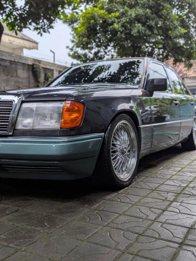 Mercedes-Benz E300 1993 Bensin