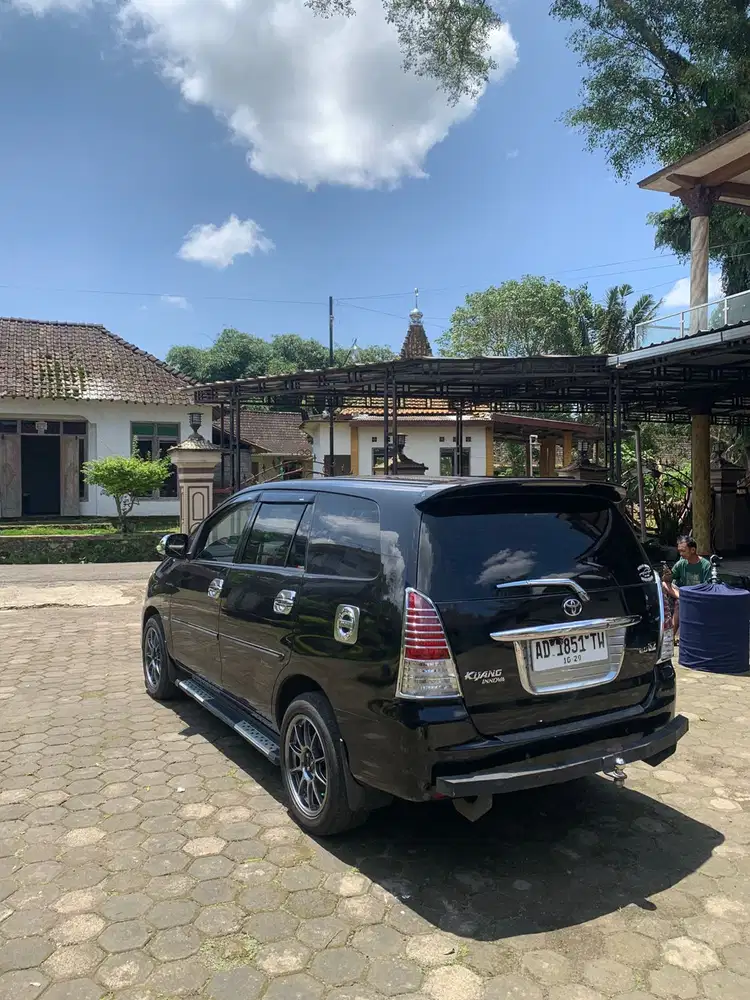 Toyota Kijang Innova 2009 Bensin