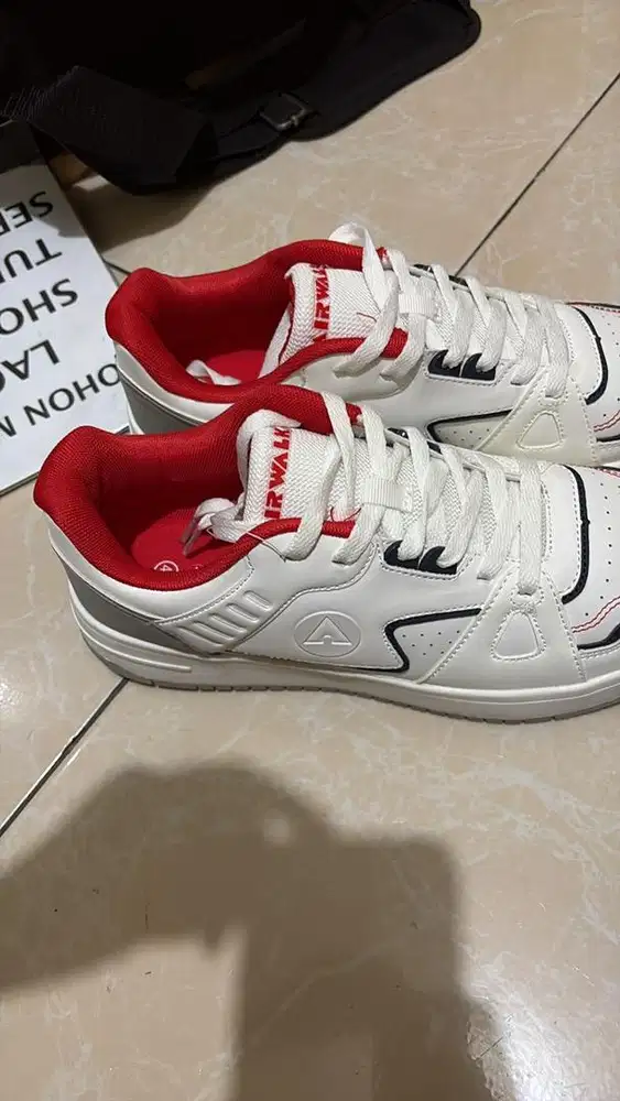 SEPATU AIR WALK  NEW SIZE 43