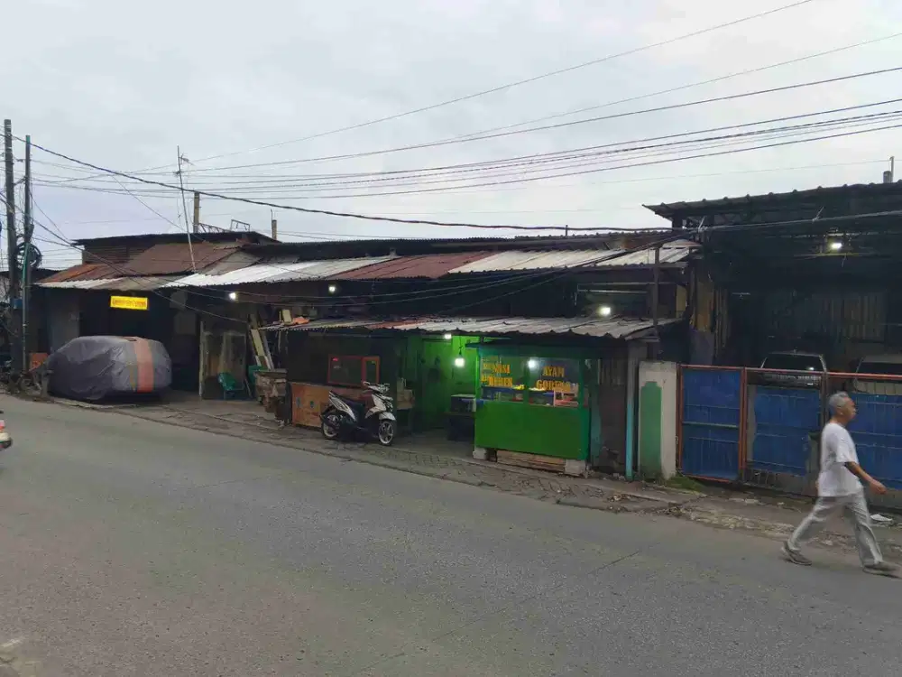 Disewakan lapak nasi uduk buka pagi dan bebek Madura buka sore di jalan Sultan agung