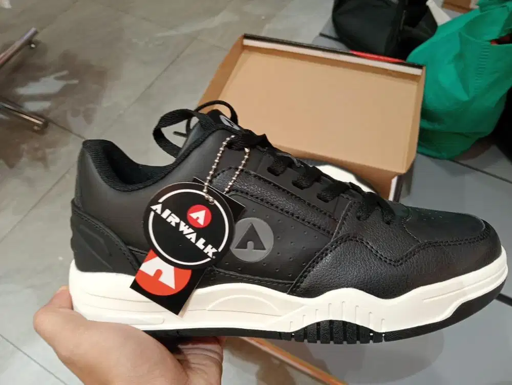 SEPATU AIR WALK SIZE 41
