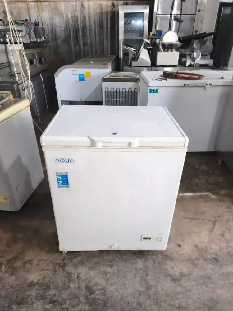 Freezer box 1 pintu

Merk aqua
Kapasitas 146 liter