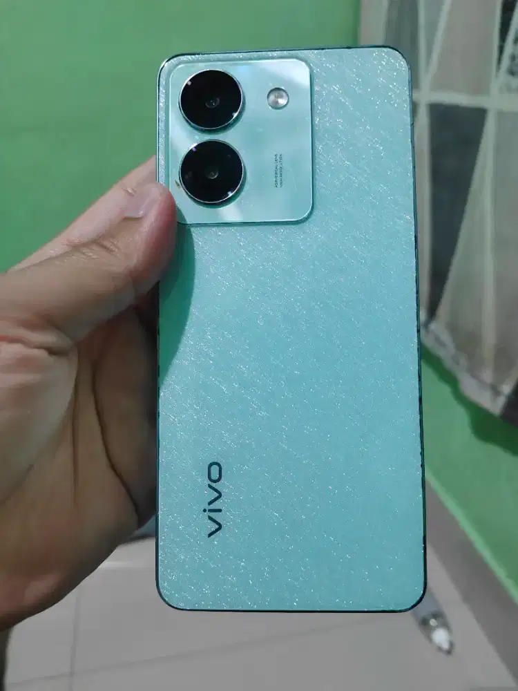 Vivo Y36 RAM 8GB / ROM 256GB – Bekas (LCD Retak) – Mesin Normal