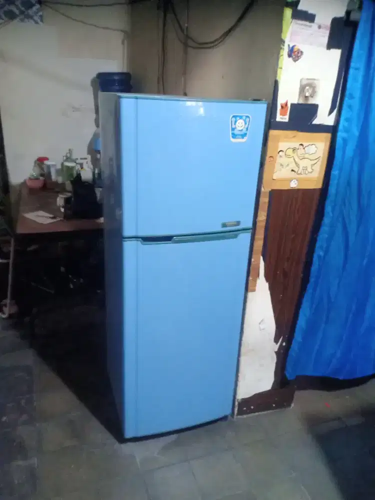 Jual kulkas Toshiba Glacio 2 pintu no frost tanpa bunga es bisa diantr