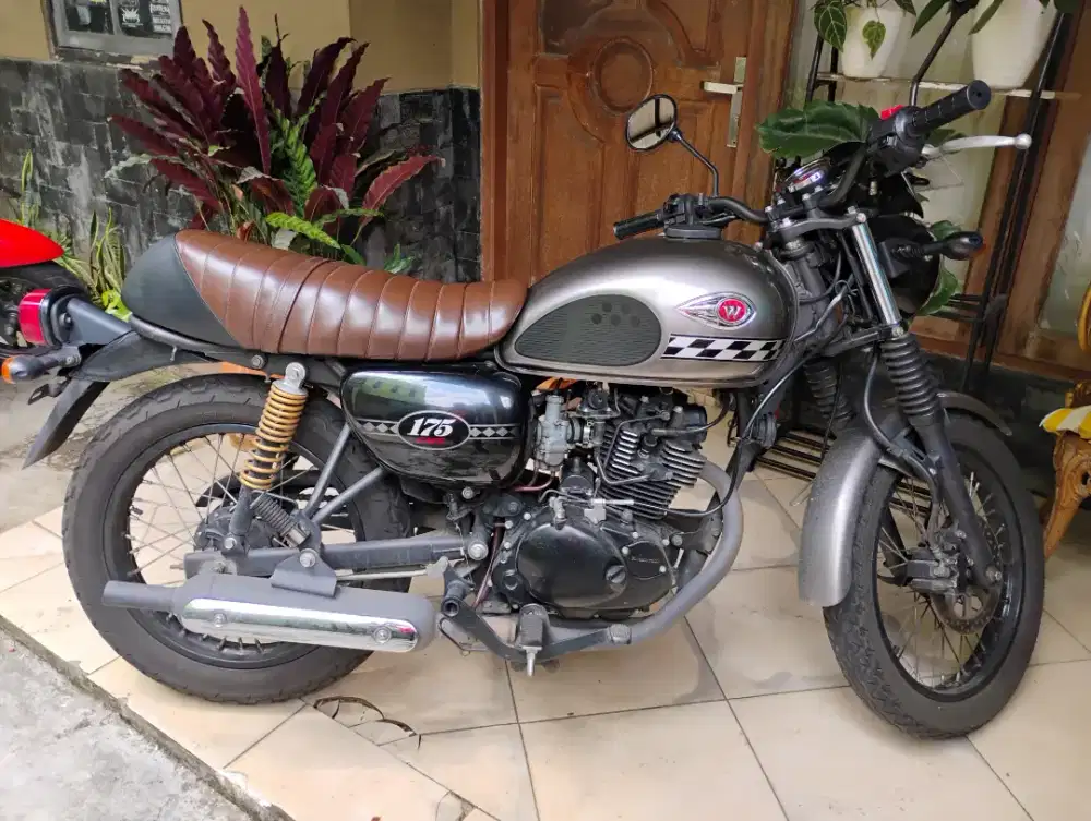 Kawasaki W175 Cafe 2022 Rare Color