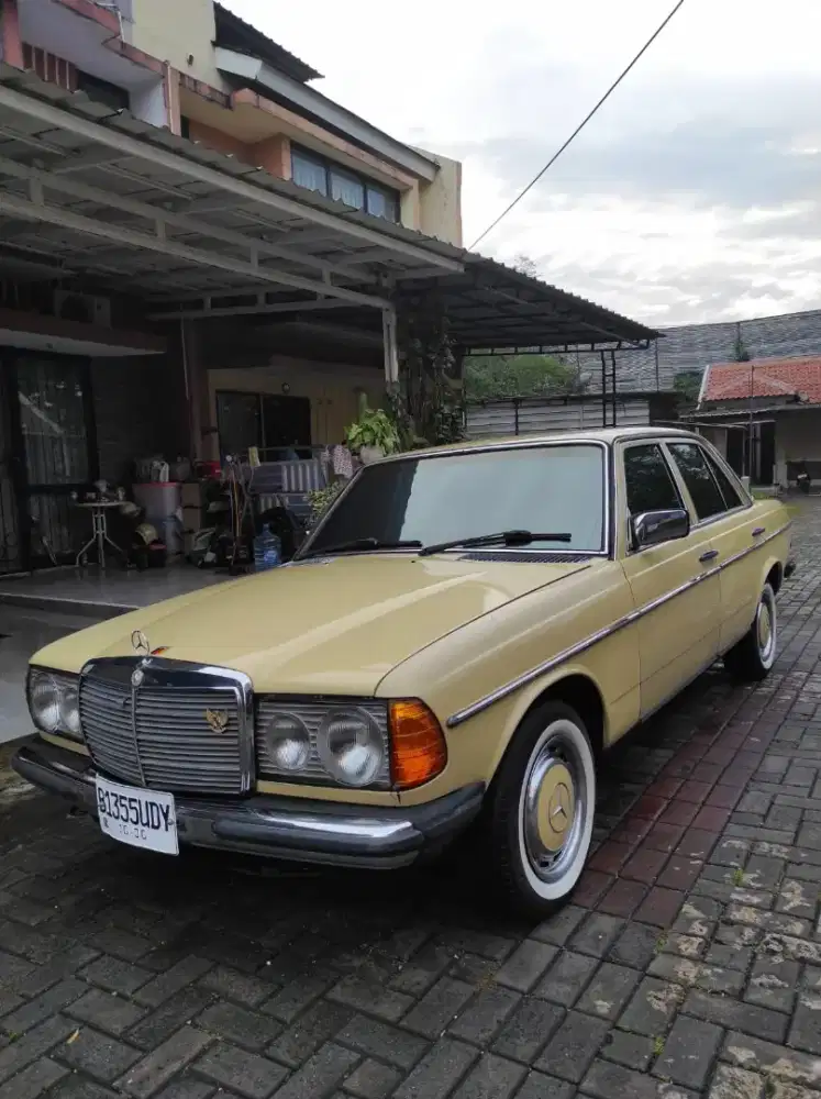 Mercy Tiger W123 manual th 1977