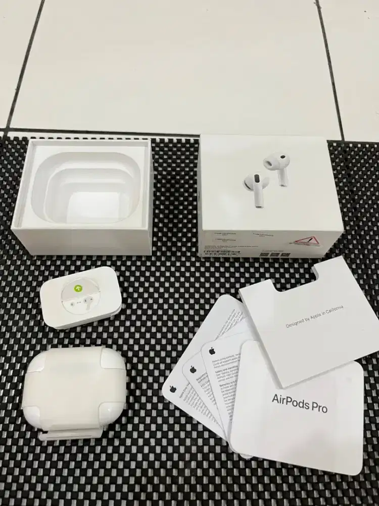 Airpods pro 3 like new
