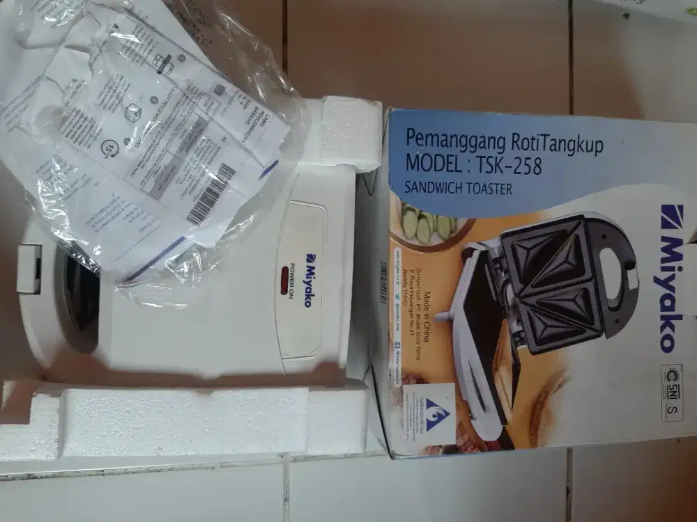 Preloved toaster/ sandwich maker miyako