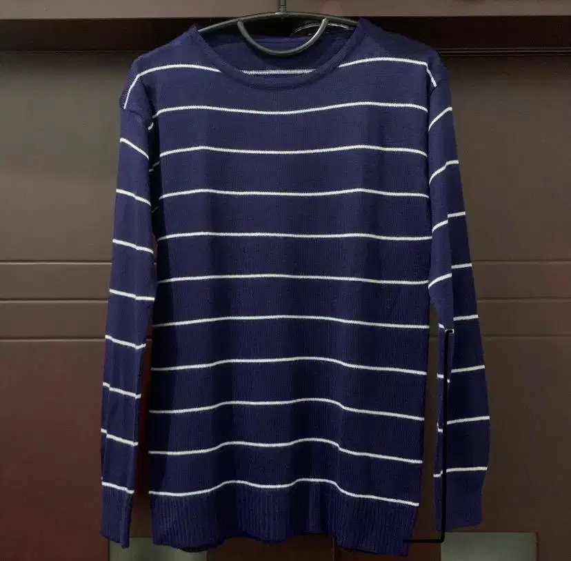 Knitwear Wanita Strip Navy | Baju Strip Wanita Lengan Panjang