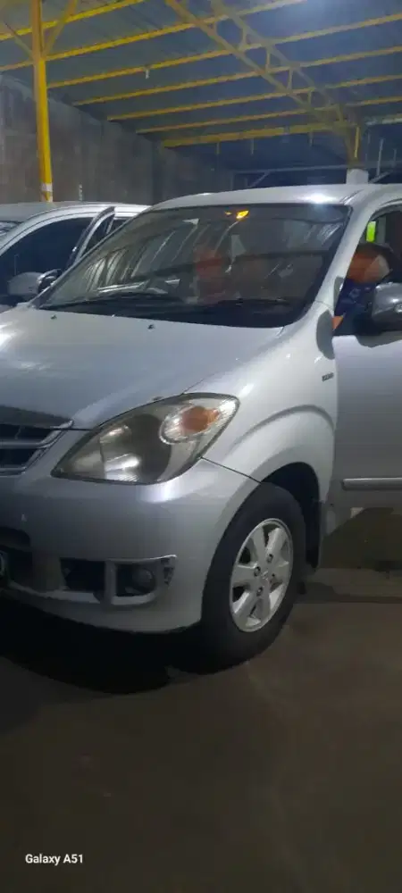TOYOTA AVANZA 2011