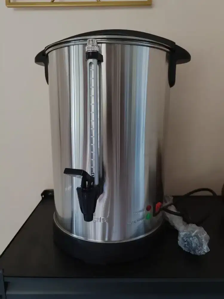 Teko listrik kapasitas 11 L merek Kriss